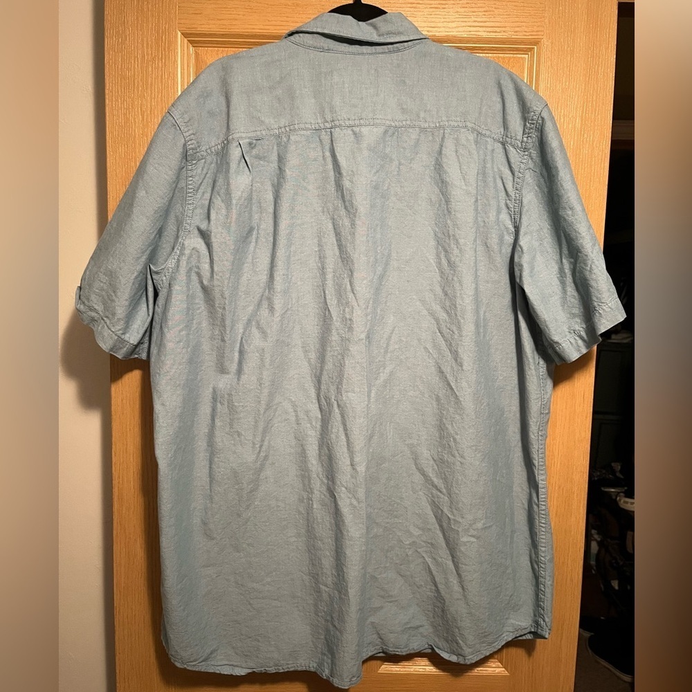 Carhartt Loose Fit Midweight Chambray Short Sleeve Button Down Shirt - Picture 11 of 11